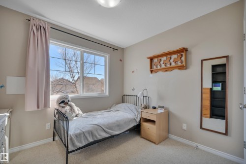 419 Hemingway Road, Edmonton, AB - Indoor Photo Showing Bedroom
