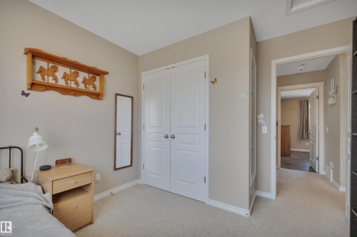419 Hemingway Road, Edmonton, AB - Indoor Photo Showing Bedroom