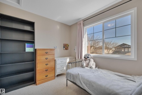 419 Hemingway Road, Edmonton, AB - Indoor Photo Showing Bedroom