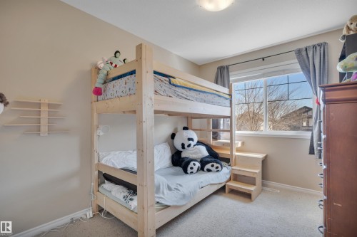 419 Hemingway Road, Edmonton, AB - Indoor Photo Showing Bedroom