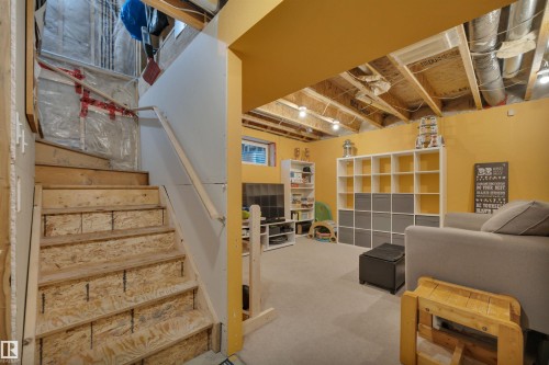 419 Hemingway Road, Edmonton, AB - Indoor