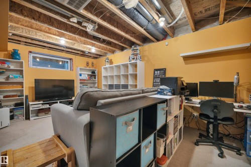 419 Hemingway Road, Edmonton, AB - Indoor