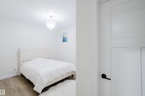 17539 61 Street, Edmonton, AB - Indoor Photo Showing Bedroom