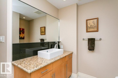 504 10108 125 Street, Edmonton, AB - Indoor Photo Showing Bathroom