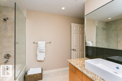 504 10108 125 Street, Edmonton, AB - Indoor Photo Showing Bathroom