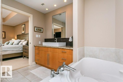 504 10108 125 Street, Edmonton, AB - Indoor Photo Showing Bathroom