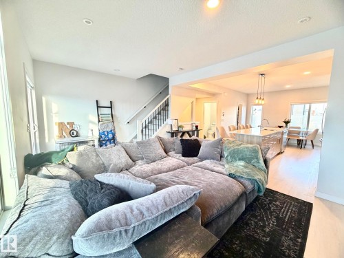 2 1010 Rabbit Hill Road, Edmonton, AB - Indoor Photo Showing Living Room