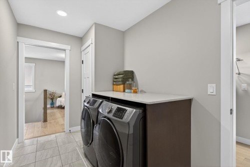 2728 202 Street, Edmonton, AB - Indoor Photo Showing Laundry Room