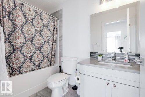 319 1316 Windermere Way, Edmonton, AB - Indoor Photo Showing Bathroom