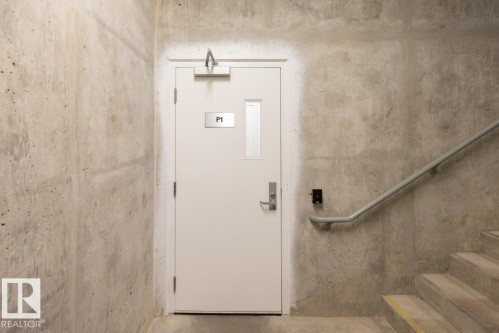 319 1316 Windermere Way, Edmonton, AB - Indoor Photo Showing Bathroom