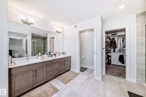922 173A Street, Edmonton, AB - Indoor Photo Showing Bathroom