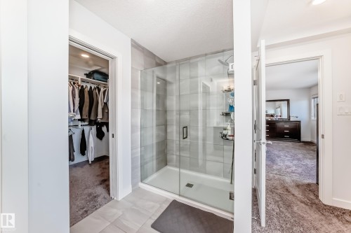 922 173A Street, Edmonton, AB - Indoor Photo Showing Bathroom