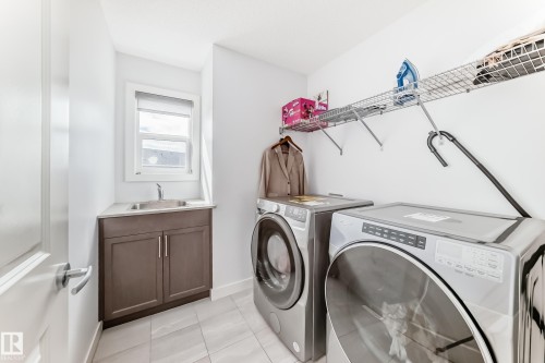 922 173A Street, Edmonton, AB - Indoor Photo Showing Laundry Room