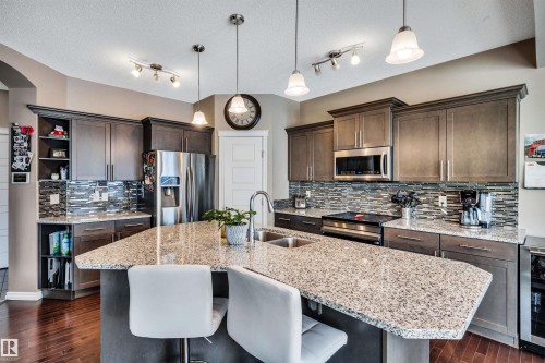1539 Chapman Way, Edmonton, AB - Indoor Photo Showing Kitchen With Stainless Steel Kitchen With Double Sink With Upgraded Kitchen