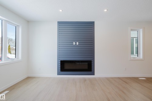 9707 157 St Nw, Edmonton, AB - Indoor Photo Showing Living Room