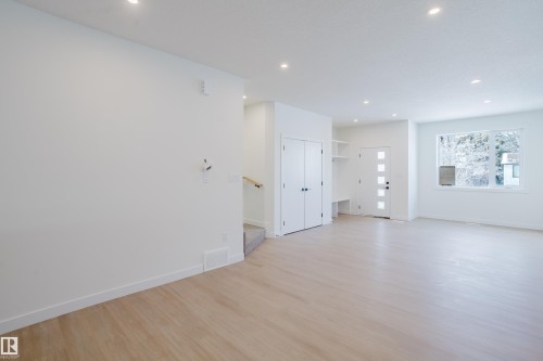 9707 157 St Nw, Edmonton, AB - Indoor Photo Showing Other Room