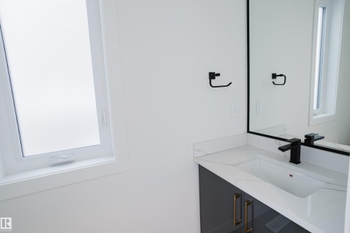9707 157 St Nw, Edmonton, AB - Indoor Photo Showing Bathroom