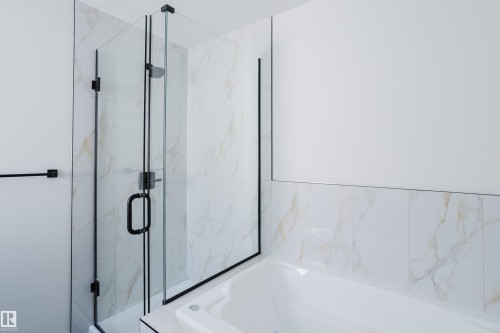 9707 157 St Nw, Edmonton, AB - Indoor Photo Showing Bathroom