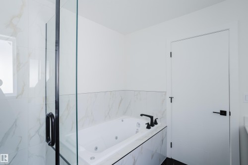 9707 157 St Nw, Edmonton, AB - Indoor Photo Showing Bathroom