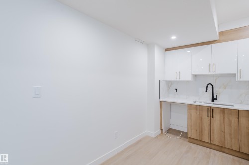 9707 157 St Nw, Edmonton, AB - Indoor Photo Showing Other Room
