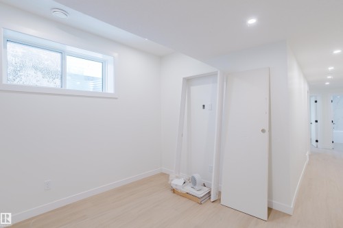 9707 157 St Nw, Edmonton, AB - Indoor Photo Showing Other Room