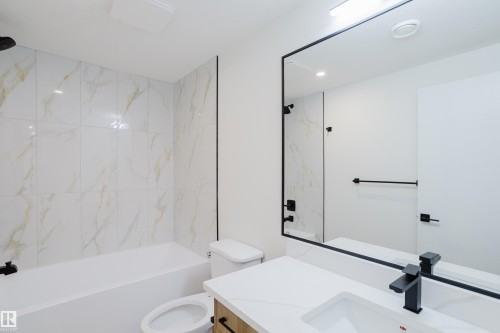 9707 157 St Nw, Edmonton, AB - Indoor Photo Showing Bathroom