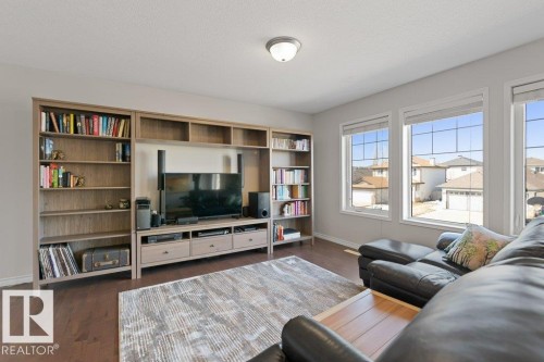 7 Erin Close, St. Albert, AB - Indoor Photo Showing Living Room