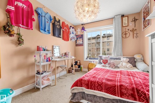 114 Mclaughlin Drive, Spruce Grove, AB - Indoor Photo Showing Bedroom