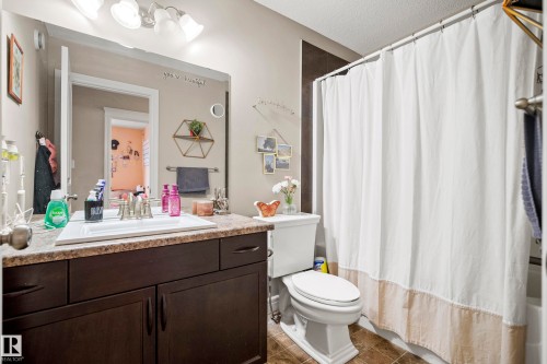 114 Mclaughlin Drive, Spruce Grove, AB - Indoor Photo Showing Bathroom