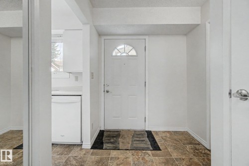 2932 36 Street, Edmonton, AB - Indoor Photo Showing Other Room