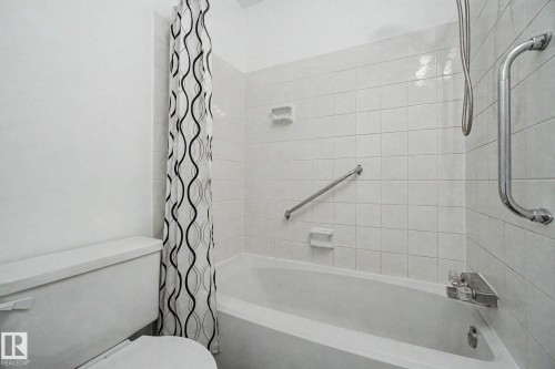 2932 36 Street, Edmonton, AB - Indoor Photo Showing Bathroom