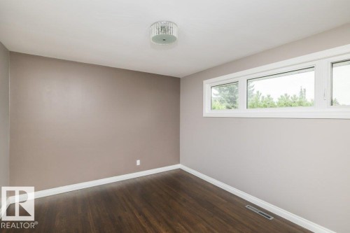 5304 92 Avenue, Edmonton, AB - Indoor Photo Showing Other Room