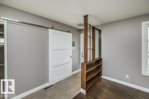 5304 92 Avenue, Edmonton, AB - Indoor Photo Showing Other Room