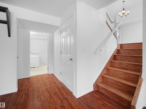 2516 42 Street, Edmonton, AB - Indoor Photo Showing Other Room