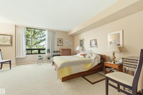 4C 10050 118 Street, Edmonton, AB - Indoor Photo Showing Bedroom