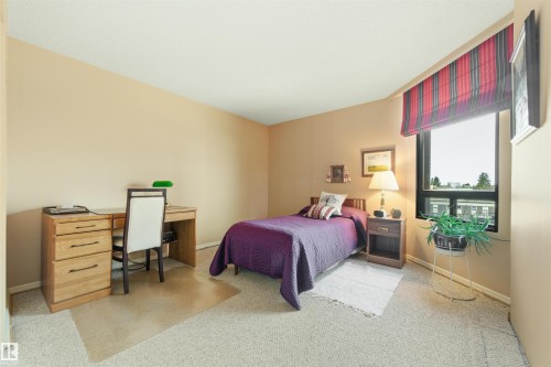 4C 10050 118 Street, Edmonton, AB - Indoor Photo Showing Bedroom