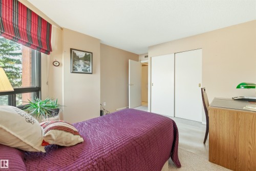 4C 10050 118 Street, Edmonton, AB - Indoor Photo Showing Bedroom