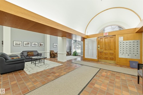4C 10050 118 Street, Edmonton, AB - Indoor Photo Showing Other Room
