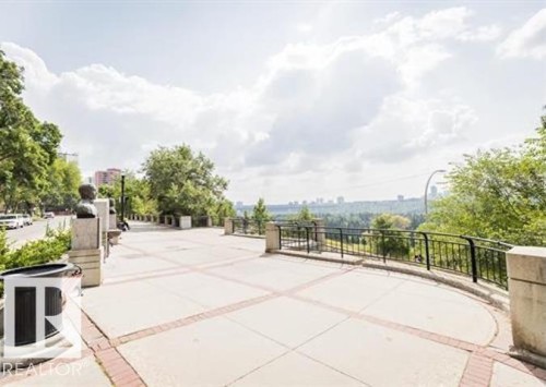 4C 10050 118 Street, Edmonton, AB - Outdoor