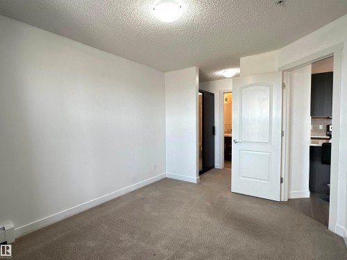 311 667 Watt Boulevard, Edmonton, AB - Indoor Photo Showing Other Room