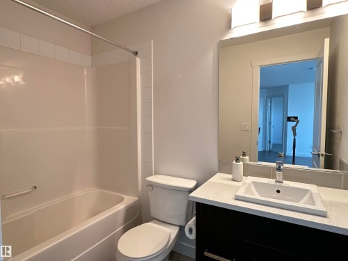 311 667 Watt Boulevard, Edmonton, AB - Indoor Photo Showing Bathroom