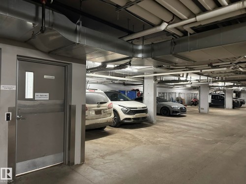 311 667 Watt Boulevard, Edmonton, AB - Indoor Photo Showing Garage
