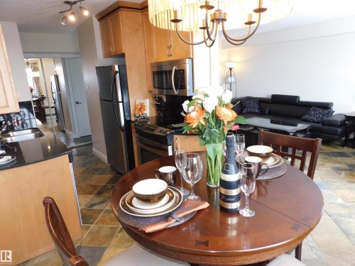 1704 10150 117 Street, Edmonton, AB - Indoor Photo Showing Dining Room