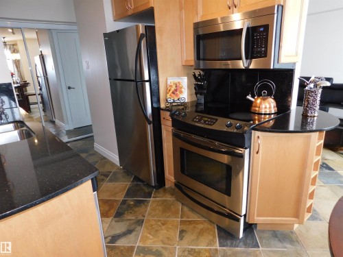 1704 10150 117 Street, Edmonton, AB - Indoor Photo Showing Kitchen