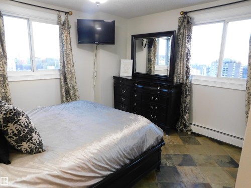 1704 10150 117 Street, Edmonton, AB - Indoor Photo Showing Bedroom