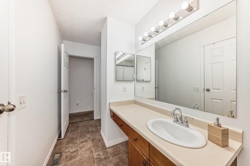 5 Dillon Place, St. Albert, AB - Indoor Photo Showing Bathroom