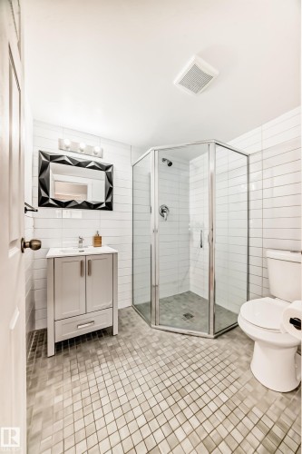 5 Dillon Place, St. Albert, AB - Indoor Photo Showing Bathroom