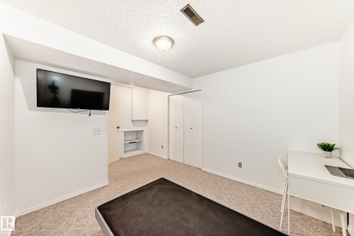 5 Dillon Place, St. Albert, AB - Indoor Photo Showing Other Room