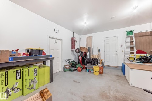 5 Dillon Place, St. Albert, AB - Indoor