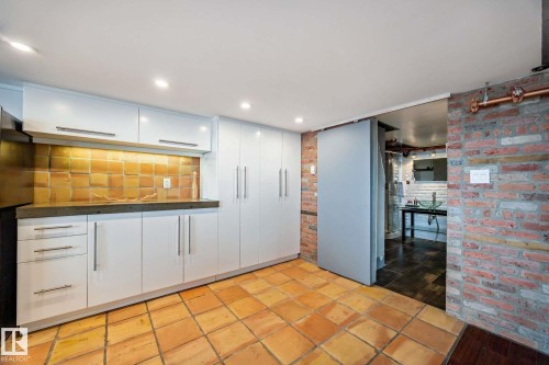 1004 10179 105 Street, Edmonton, AB - Indoor